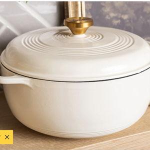 Essential Enamel Dutch Oven; Color: Biscotti