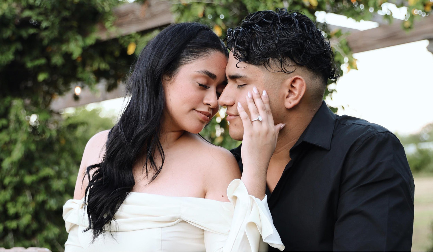 The Wedding Website of Victoria Robles and Heron Landin