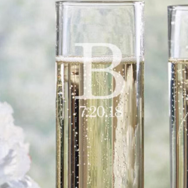 Modern Wedding Toasting Flutes (2)| Champagne Flutes | Wedding Glasses | Bride Groom Wedding Flutes | Free Personalization