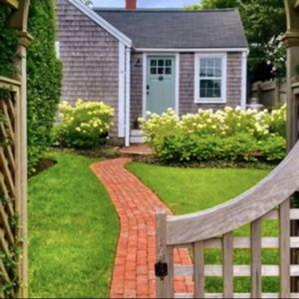 4 Nights at The Moongate Cottage