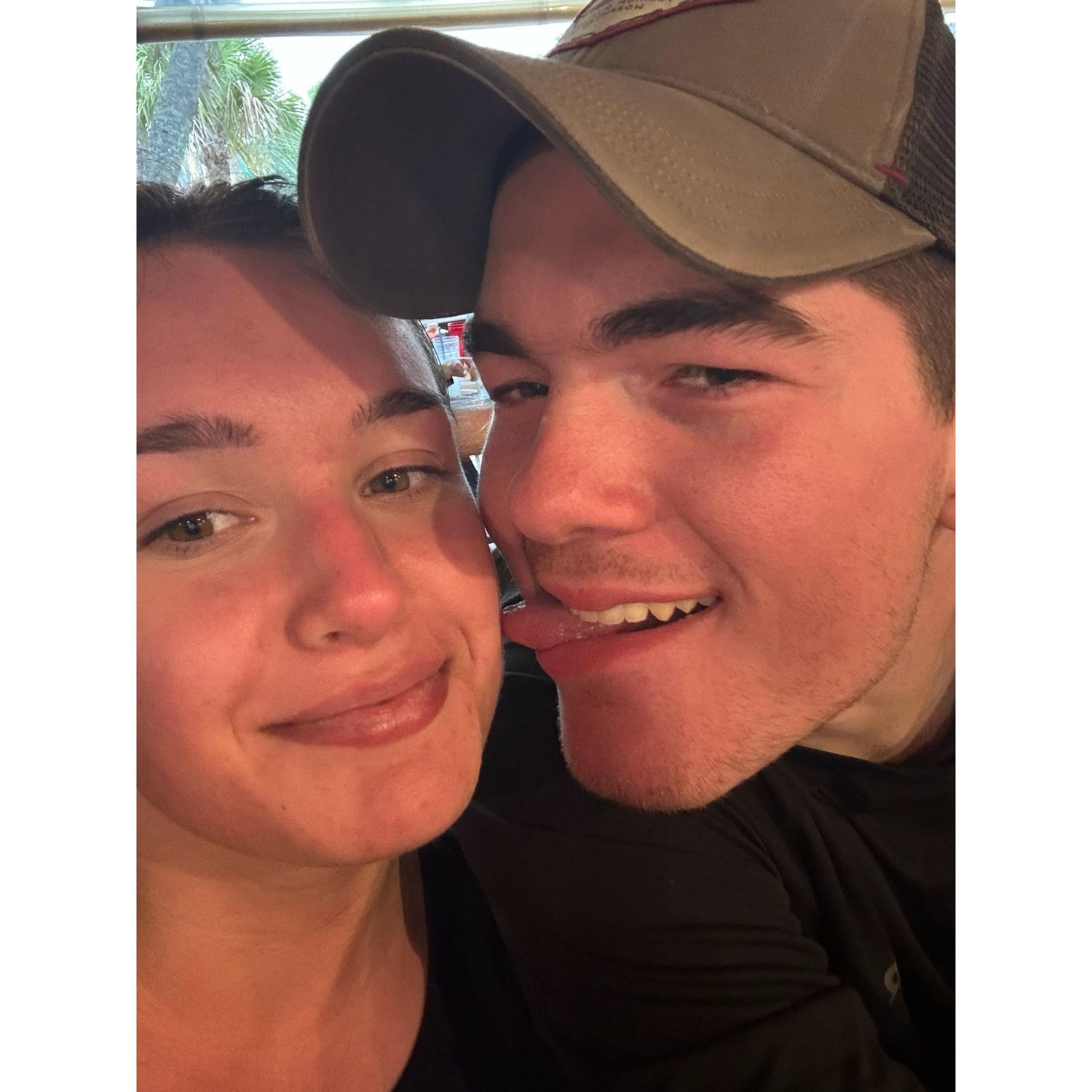 Waiting for food at LuLu's - Gulfshores - Spring break 2024