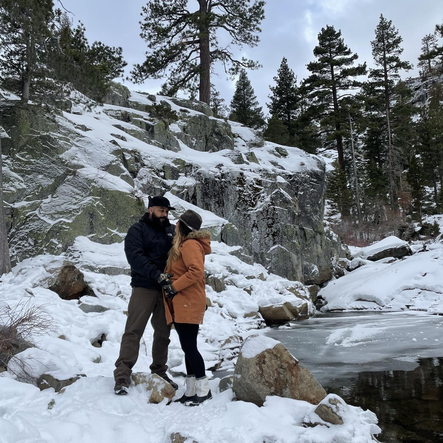 That hike we said we would go back to in the future, this was it! What a site in the winter. 😍