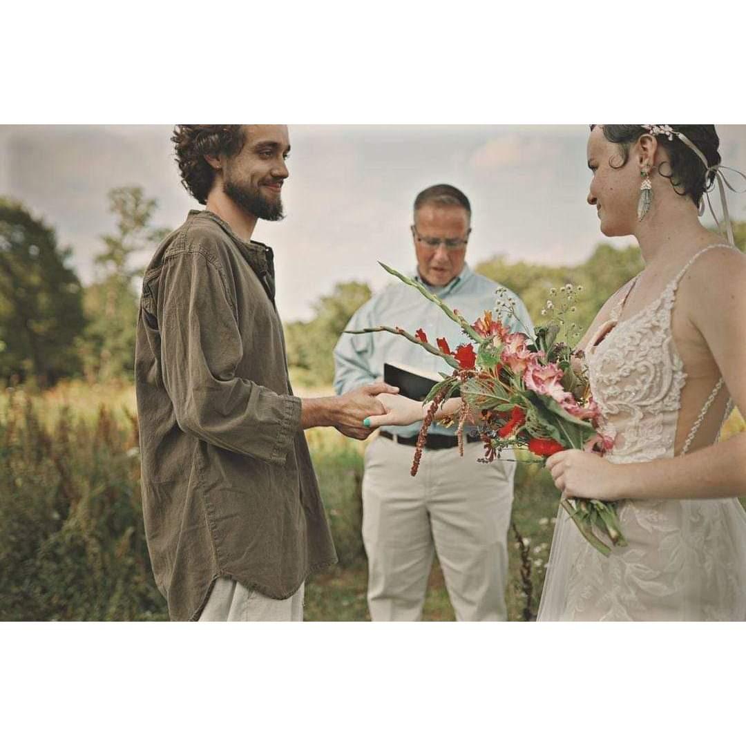The ceremony...officiated by Maddie's Dad.