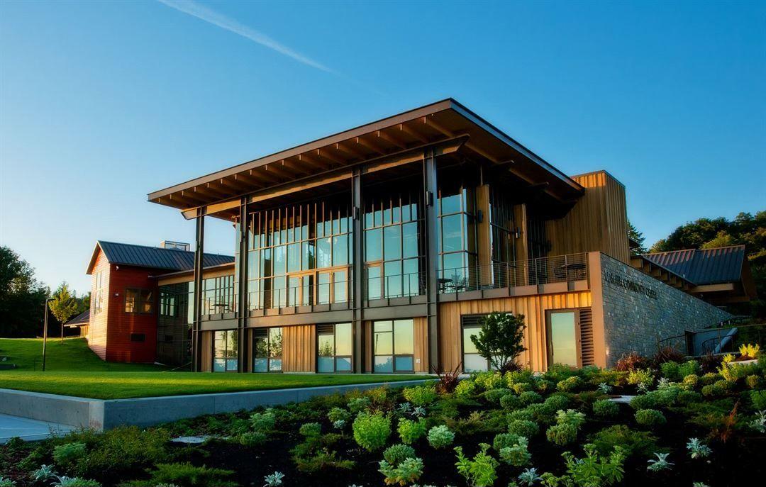 The Wedding Website of Gloria Gondoboentoro and David Nguyen