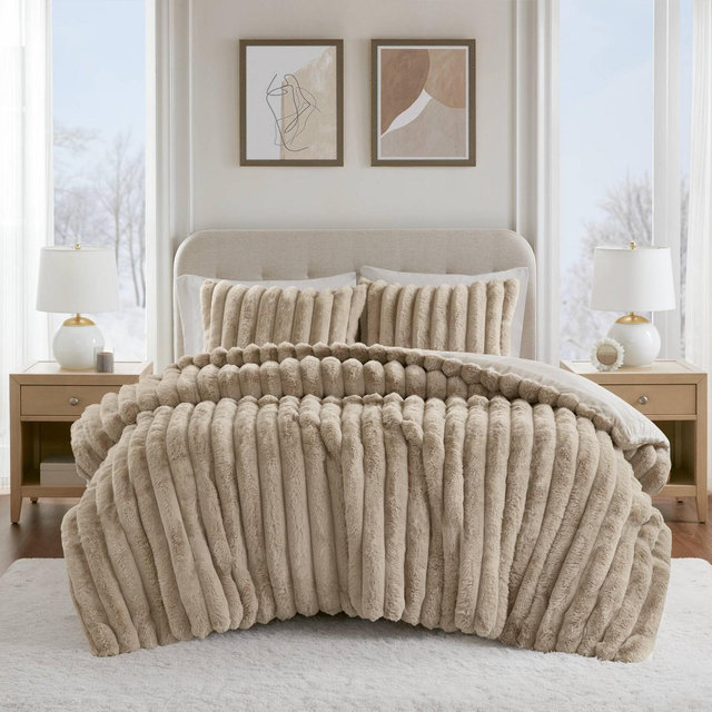 3 Pcs Elegant Reversible Faux-Fur Plush Comforter Set,All Season Ribbed Velvet Bedding Set,Cozy Home Textile fits Lux Bedroom Decor,Taupe,Full/Queen