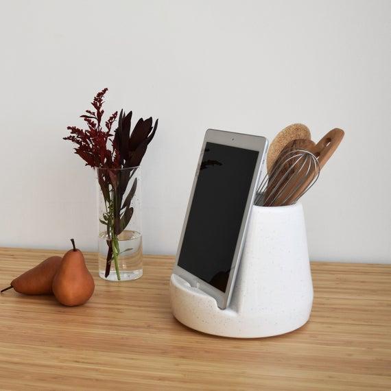 STAK Kitchen Tablet Dock, White Speckle