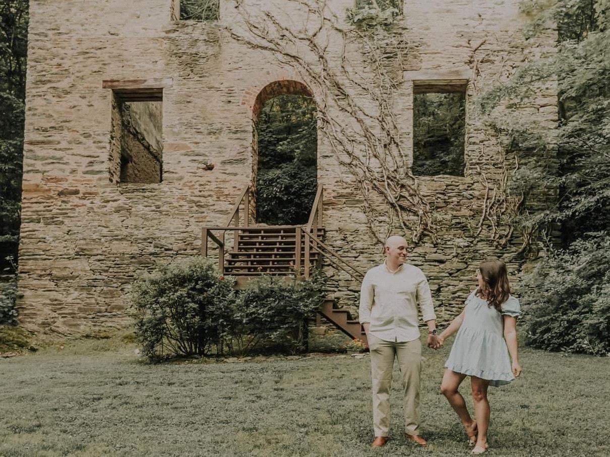 The Wedding Website of Elisha Medeiros and No No