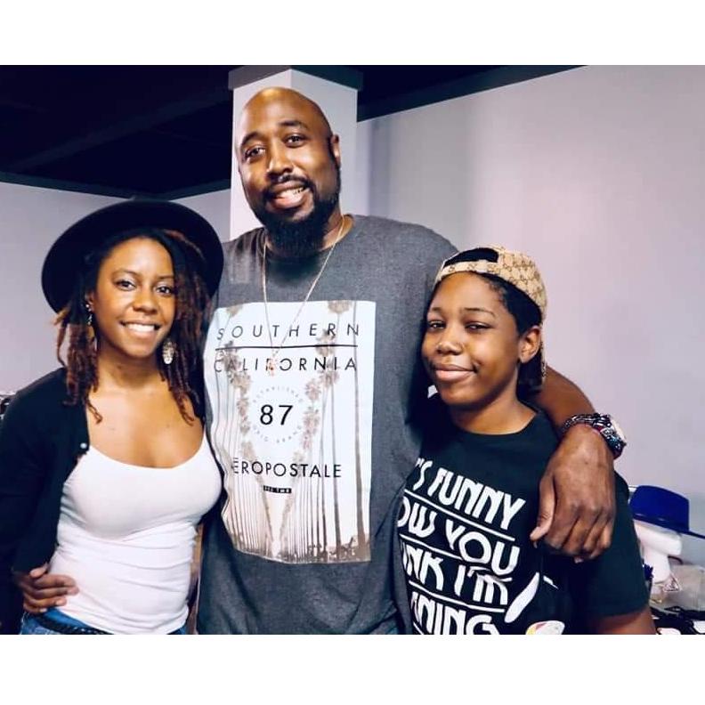 Dec 4, 2020. Seneca & Adrian supporting Holly and her online music business at the Winter Wonderland Popup Shop.