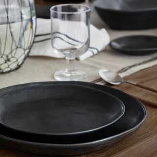 Livia Salad Plate, Set of 2
