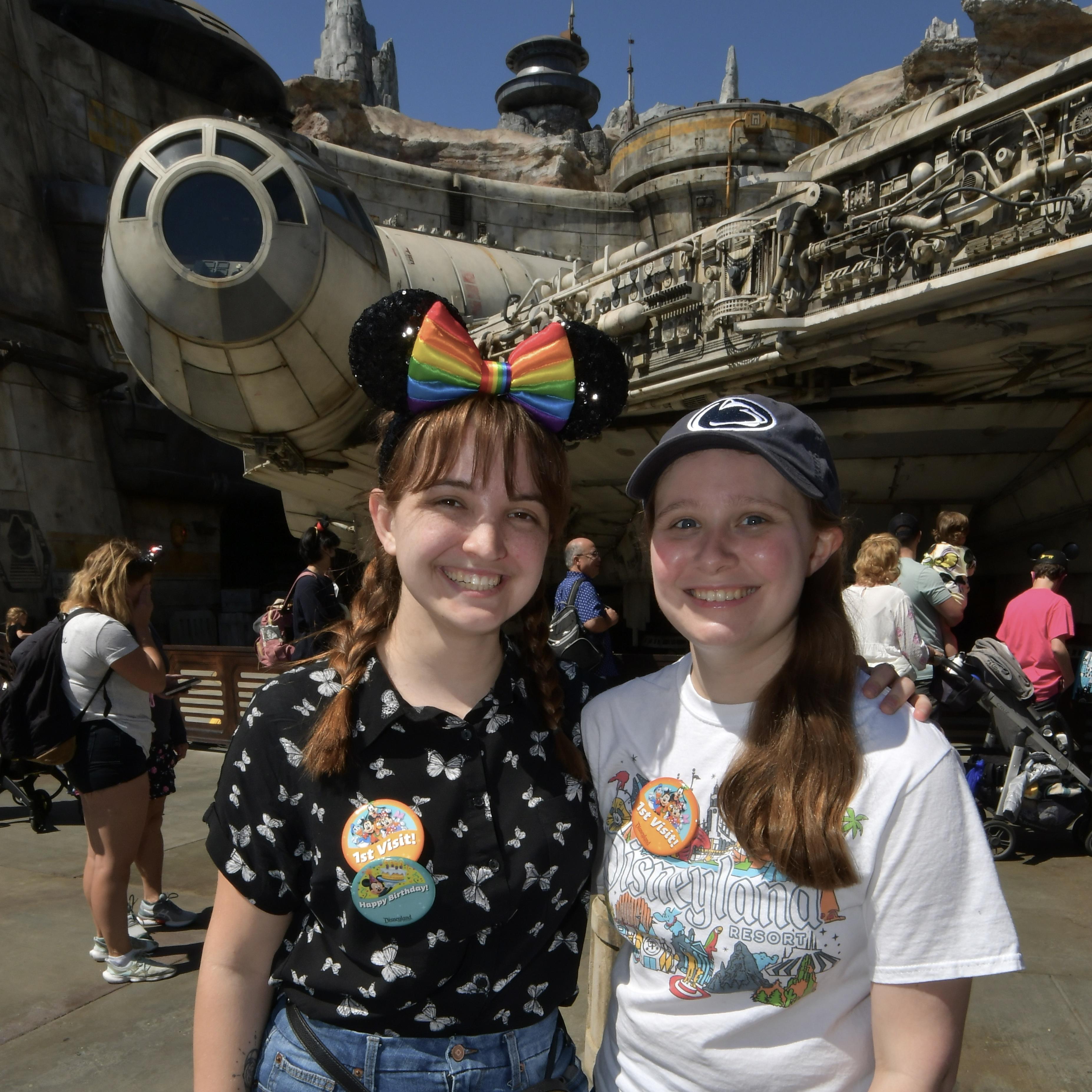 Kim & Mandi go to Disneyland! Kim was a big fan of Galaxy's Edge.