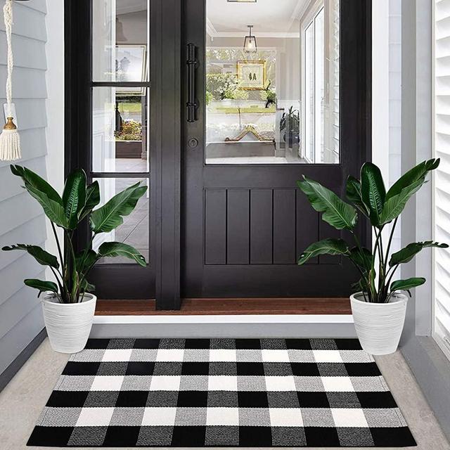 Black and White Buffalo Plaid Rugs,Yonet Extra Large 23.6''x51.2'' Buffalo Plaid Checkered Rug,Washable Hand-Woven Cotton Buffalo Plaid Outdoor Rug Doormats for Kitchen, Bedroom, Bathroom, Porch Decor