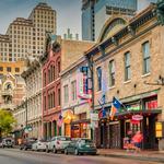 ATTRACTIONS IN DOWNTOWN AUSTIN