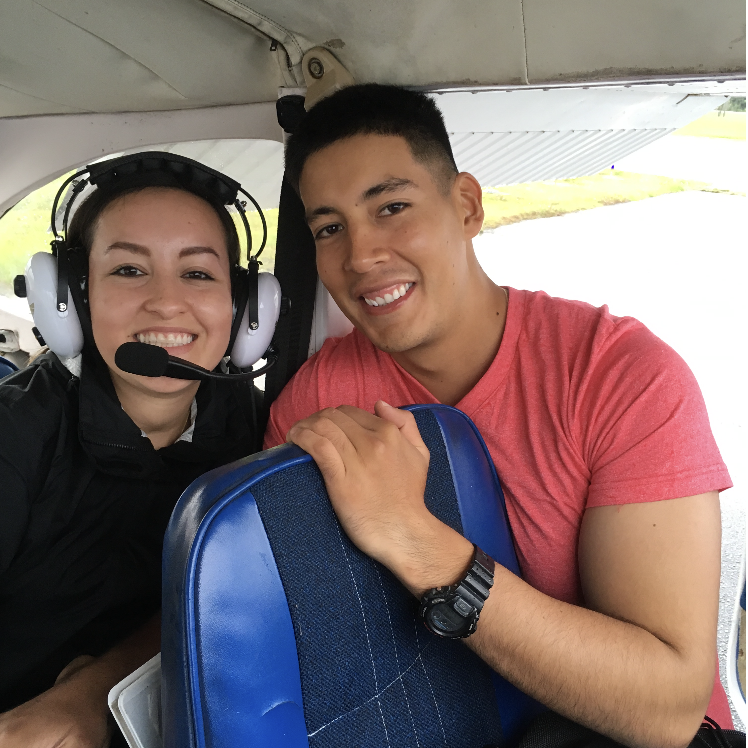 Watched Mauricio fly and although the headset hurt my ears, the views of East China Sea's coral reefs were amazing! So blue!
Mauricio voló y vimos corales lindos de Okinawa.