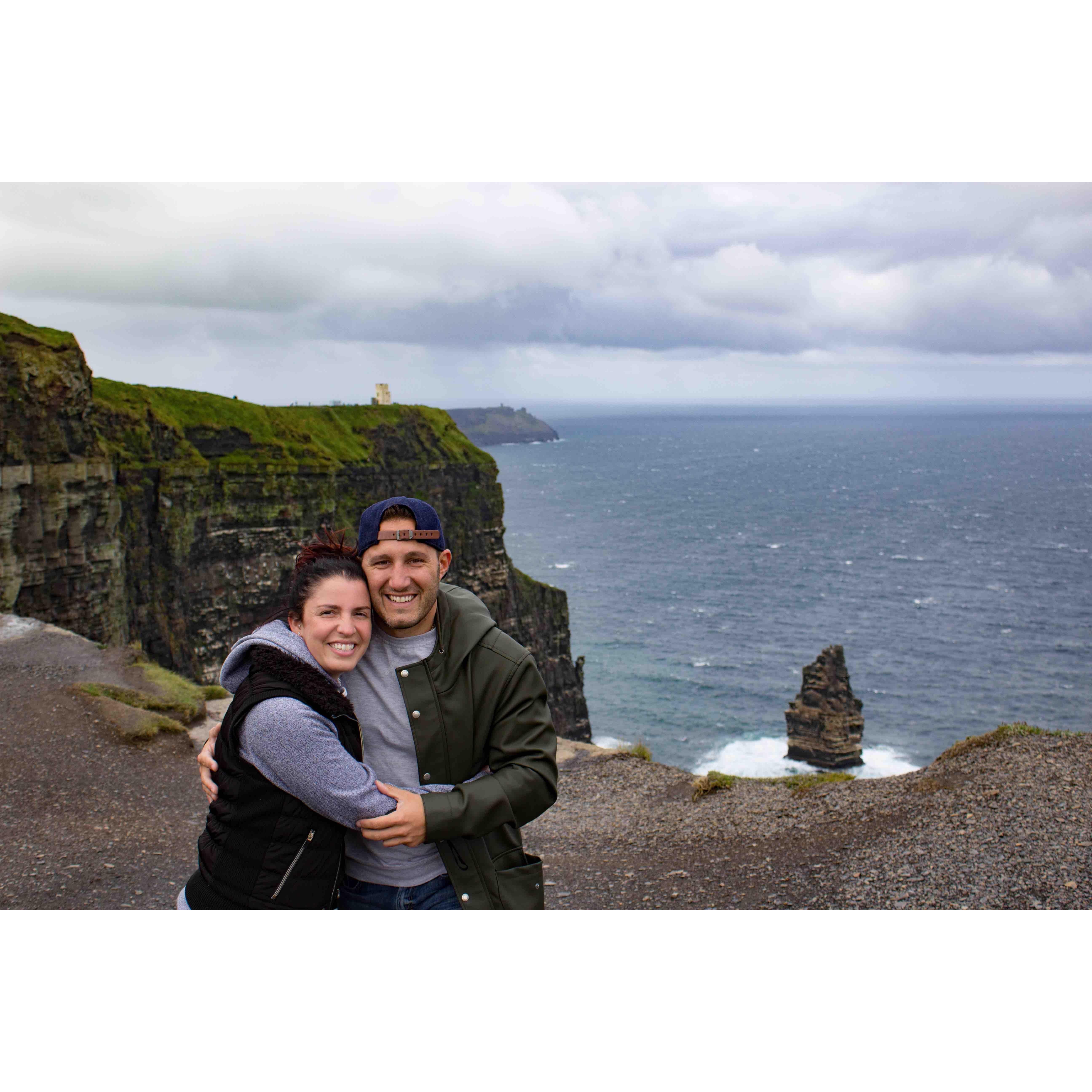 "Whats the craic." Mike and Lizzy at the cliffs of Moher
