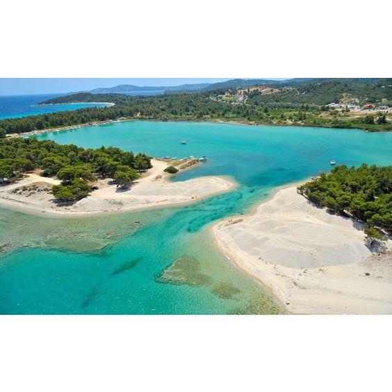 "Blue Lagoon" or Glarokavos