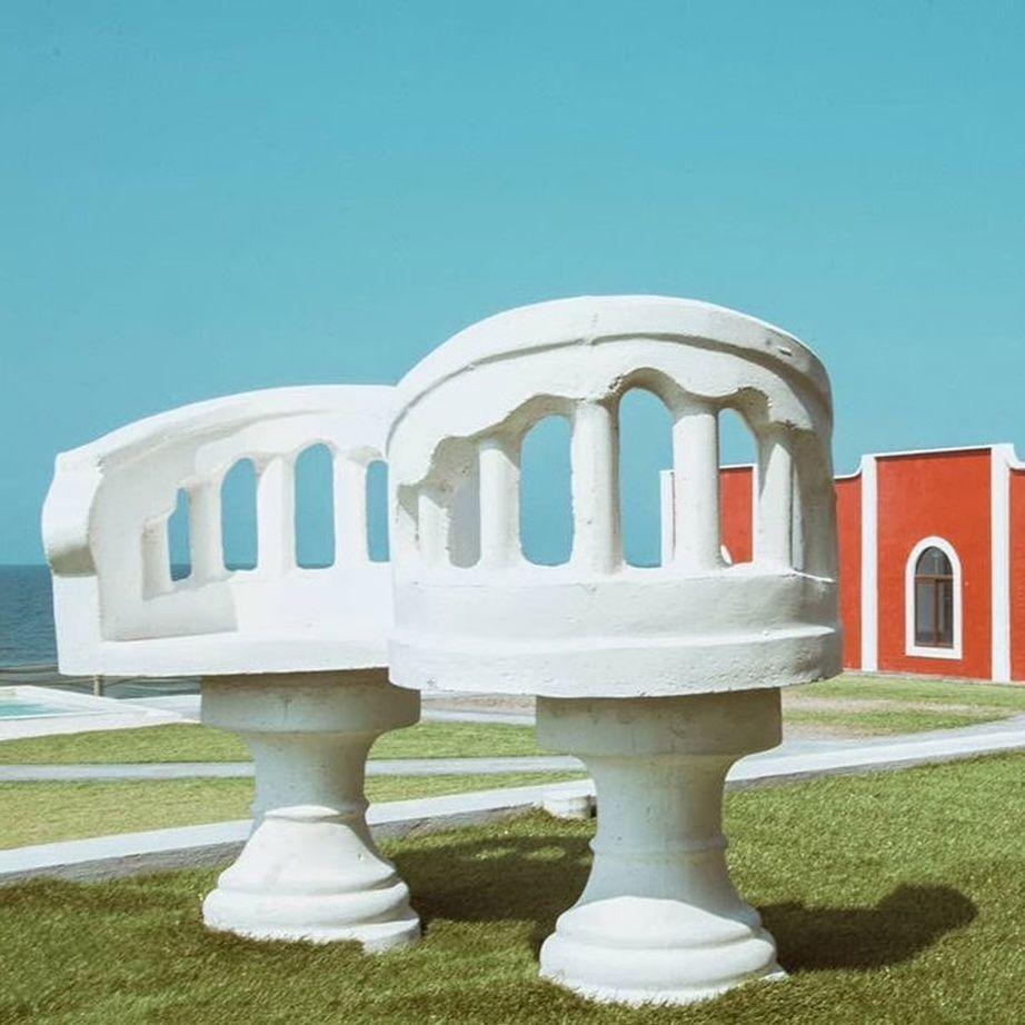The Banca Confidente are seen all across the city of Merida. Their design traces back to 19th‑century Europe. It was upon one of these that Alex proposed to Fran.