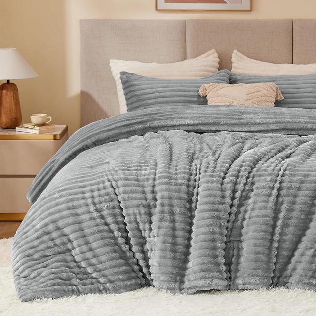 BEDELITE Fleece California King Comforter Set -Super Soft & Warm Fluffy Light Grey Bedding, Luxury Fuzzy Heavy Bed Set for Winter with 2 Pillow Cases