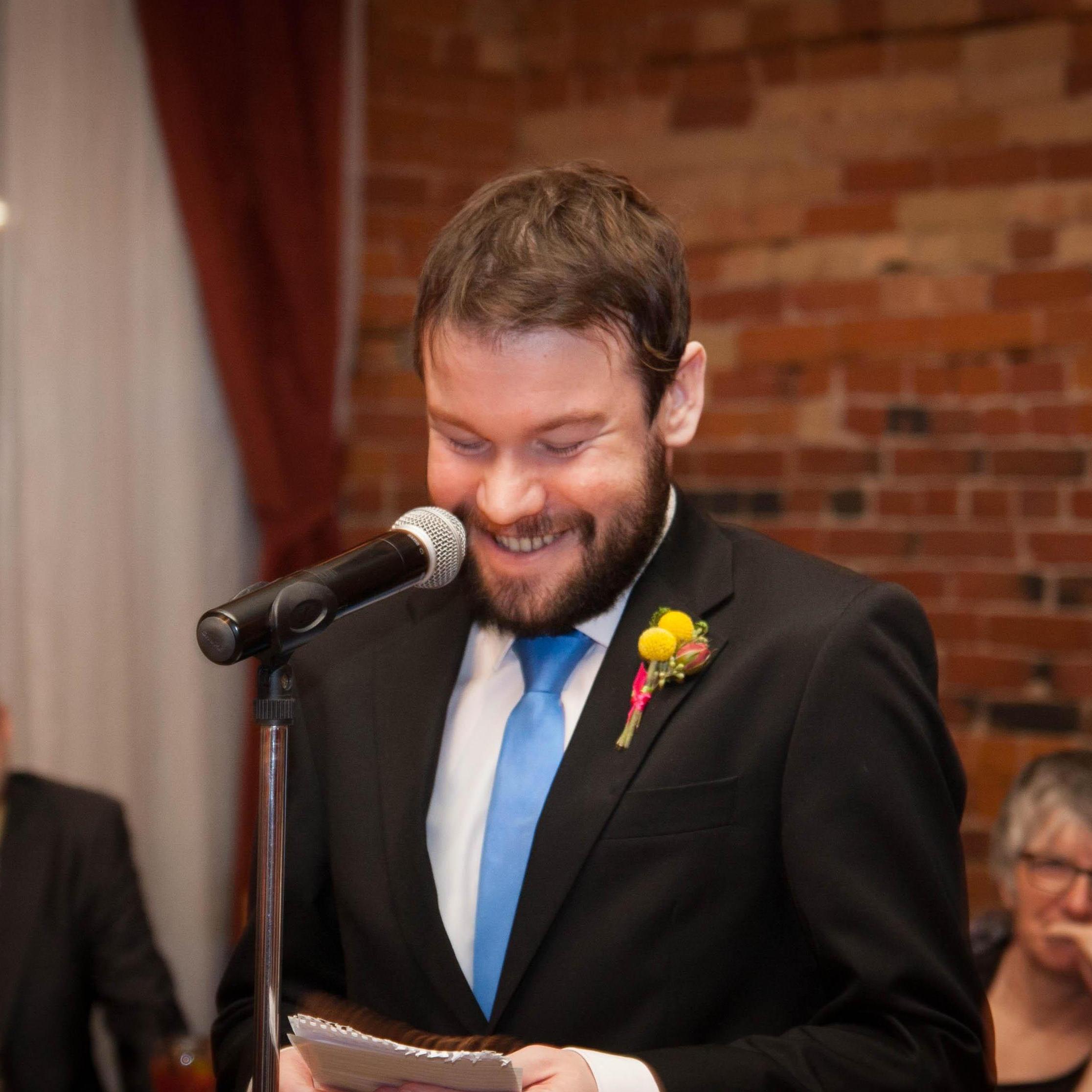 The best man cracking himself up (..and everyone else)