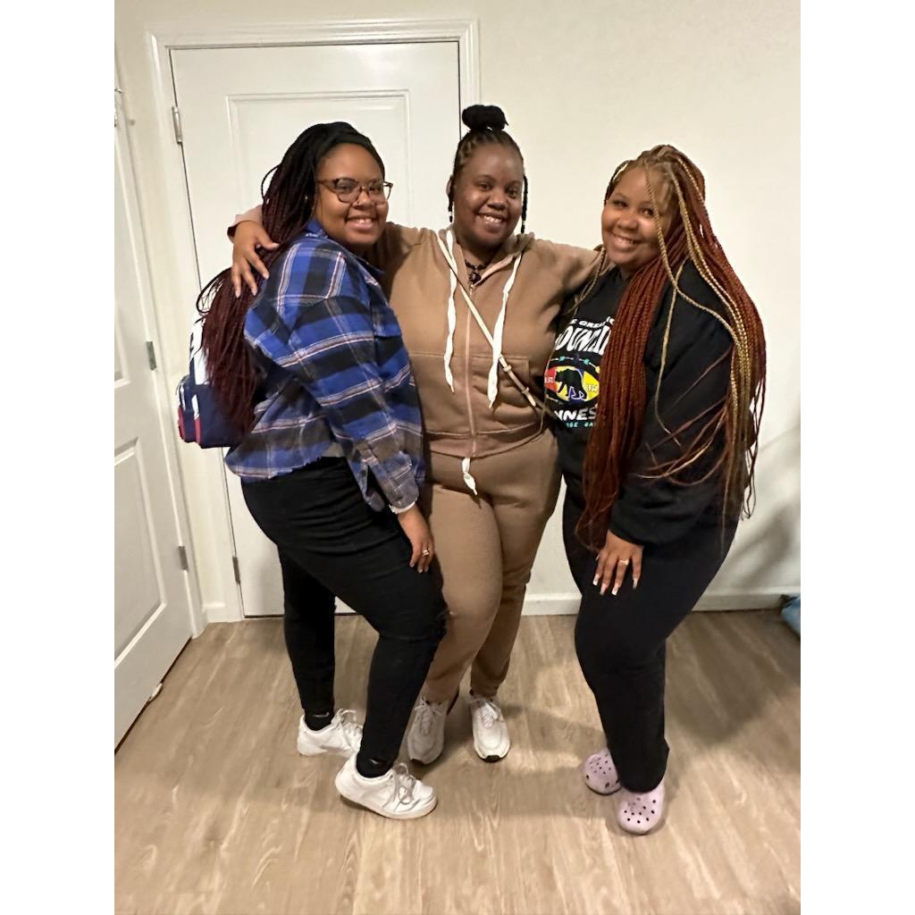 Ayanna and two of her sisters!