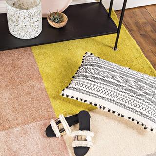 Pom Pom Pillow