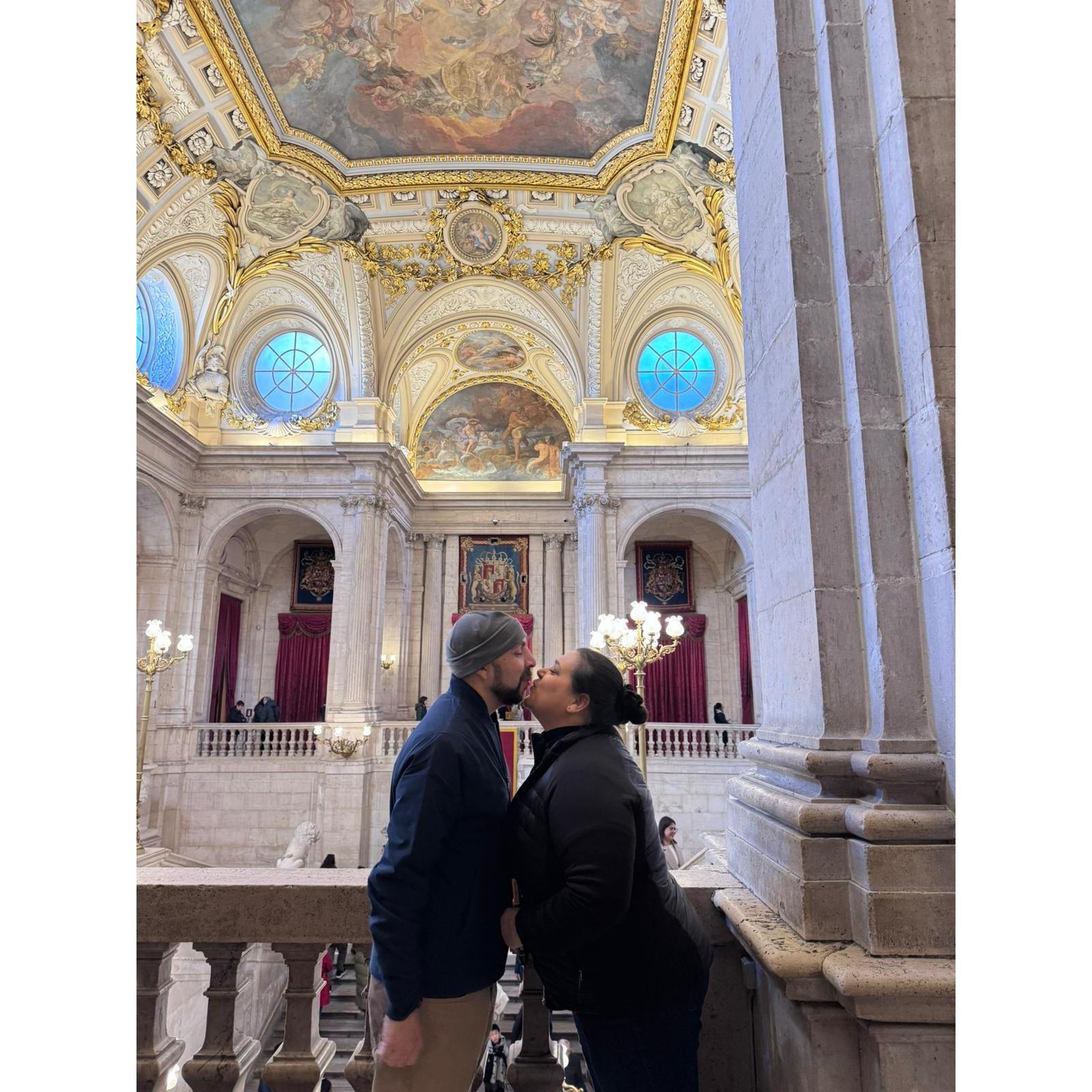 Stealing smooches at the Spanish Royal Palace (January 2025)