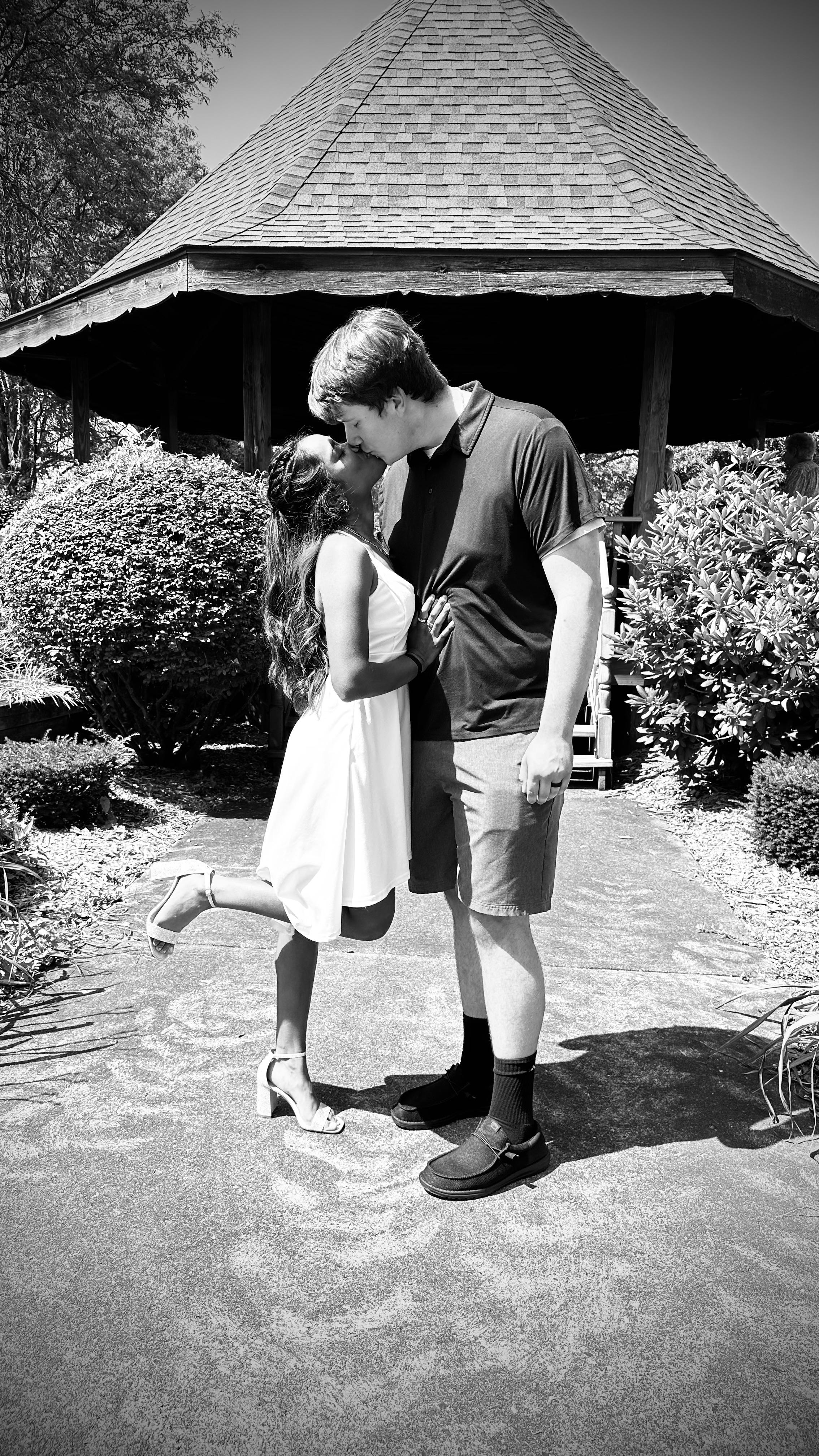 The Wedding Website of Kirsi Weeks and Kyle Weeks