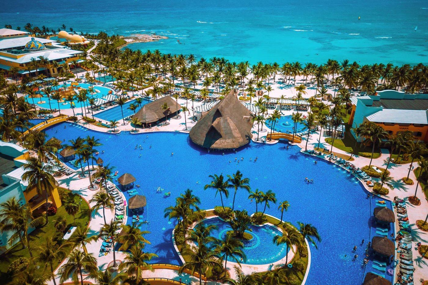 The Wedding Website of Quinn Williams and Sara Tovar