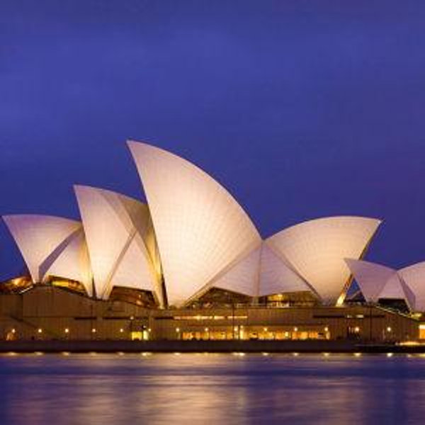 Honeymoon: Sydney Opera House Tour + Dine