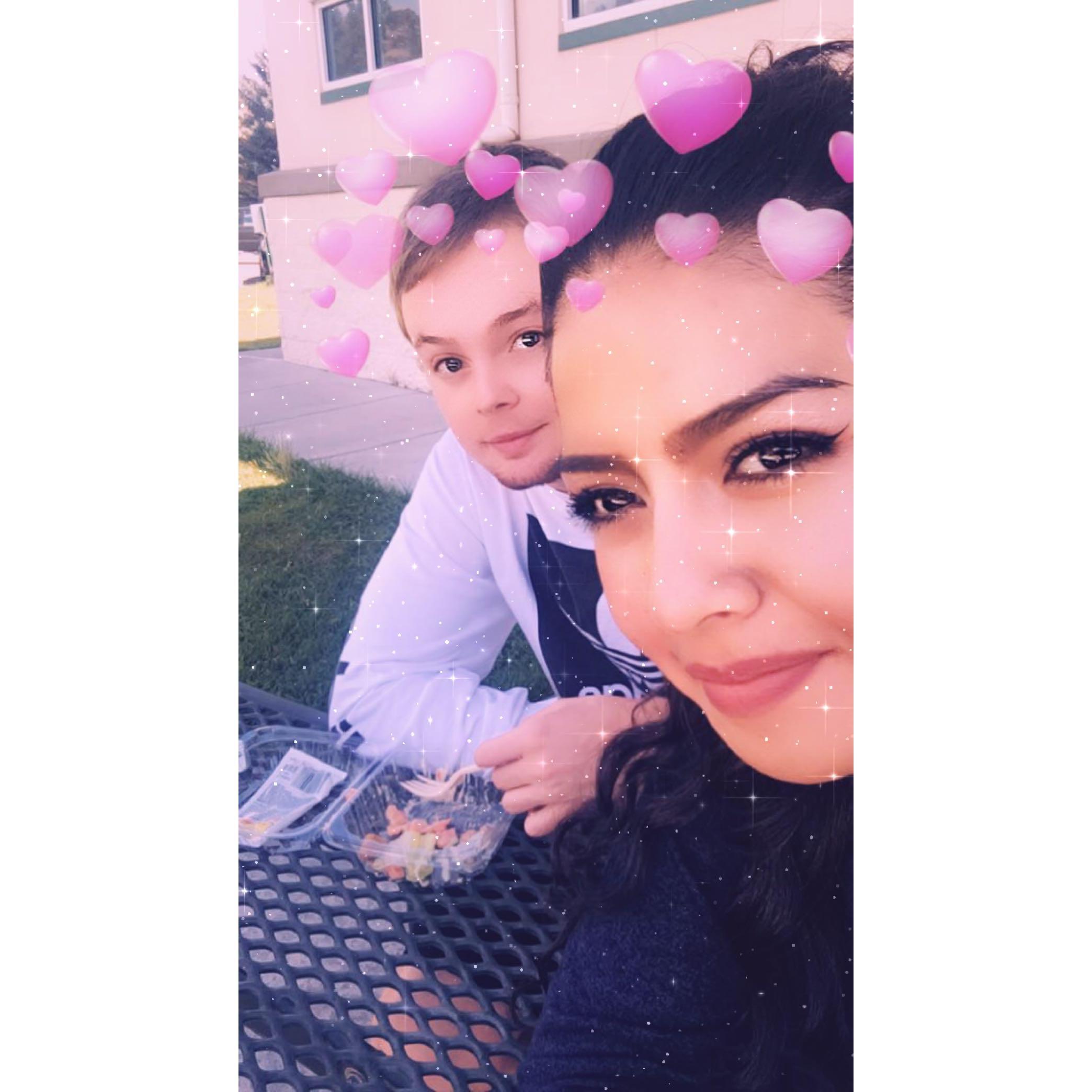 Always together, even in college classes!!🤪📚