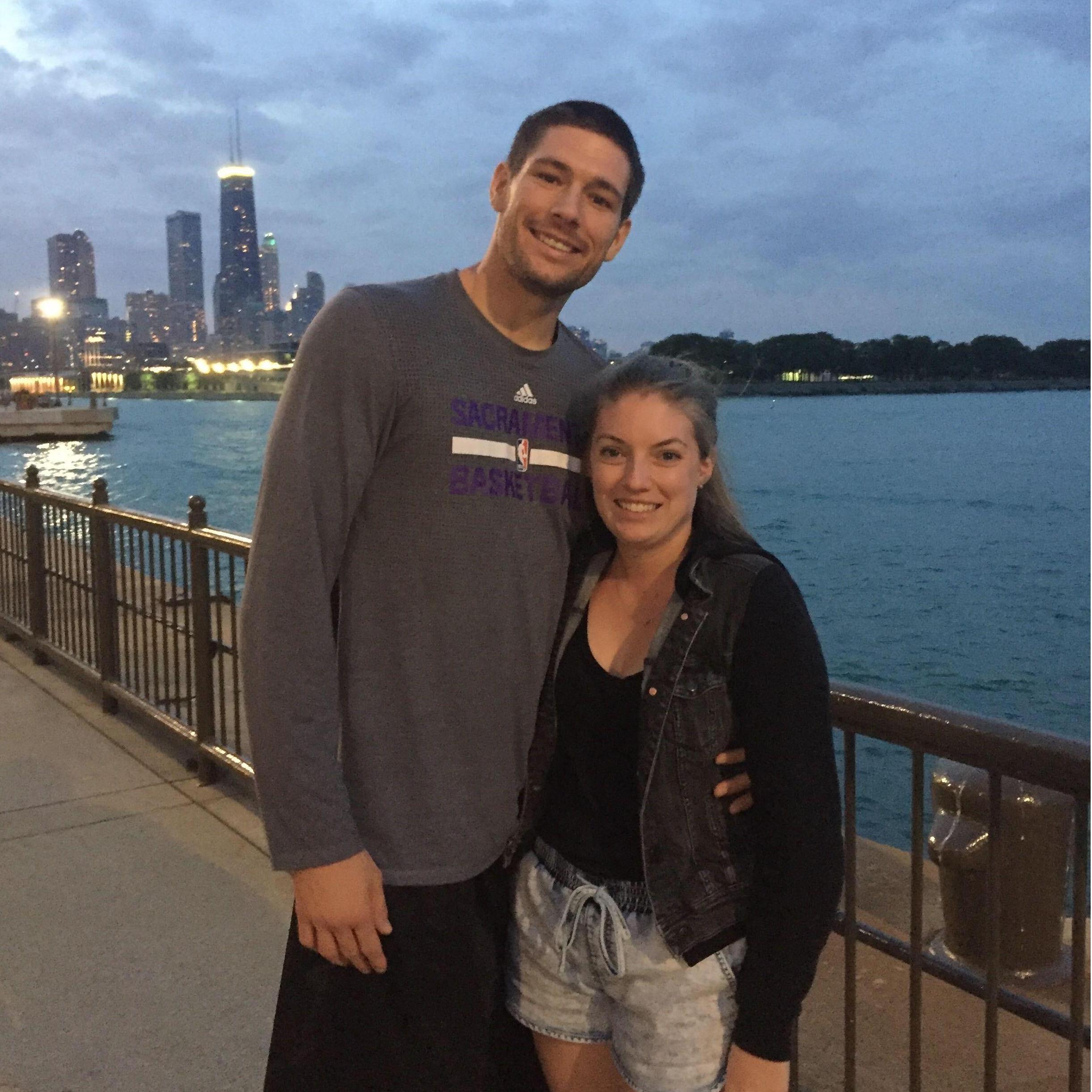 City gazing in Chicago (while repping Kings gear)