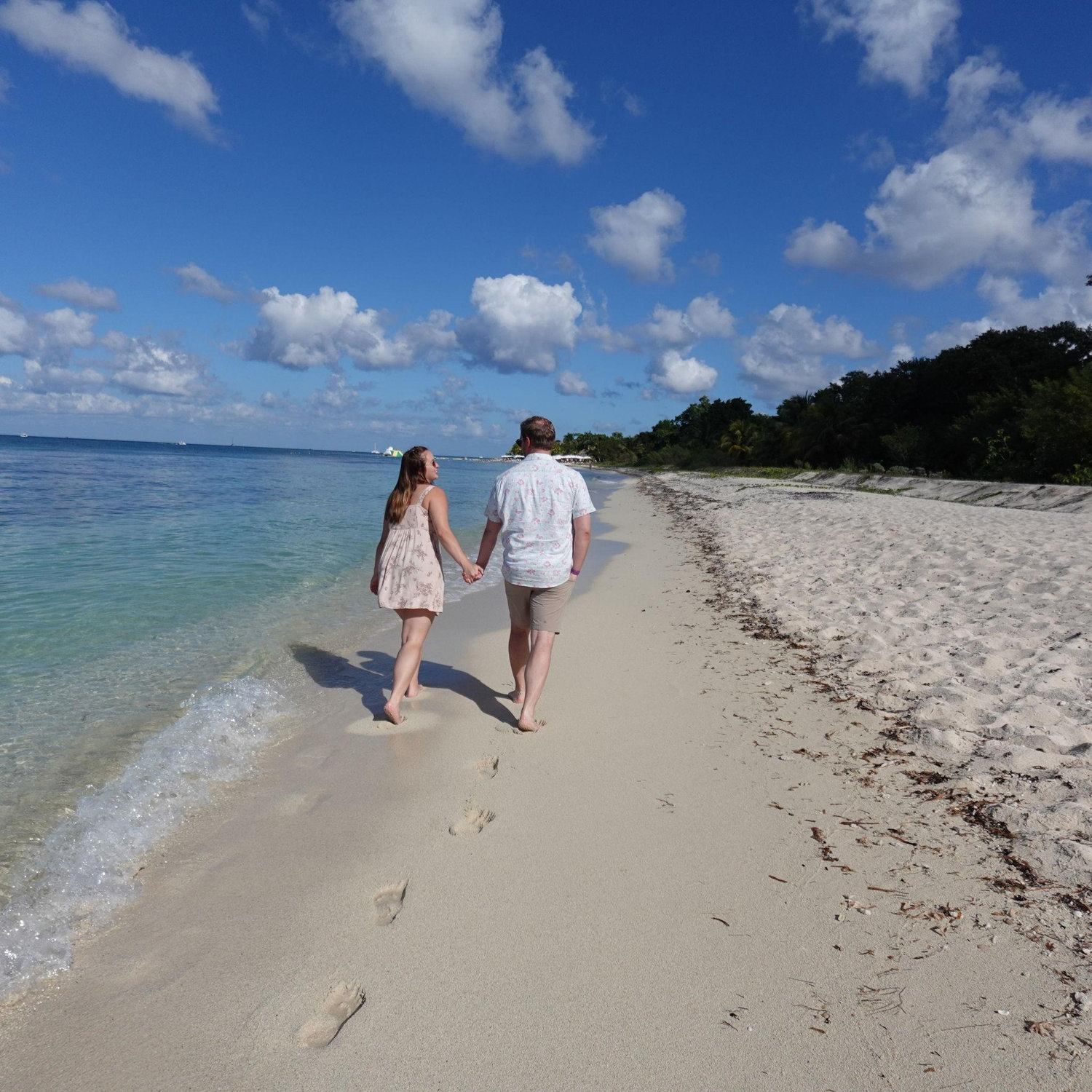 Thanks to both our moms for the engagement photoshoot session in Cozumel!