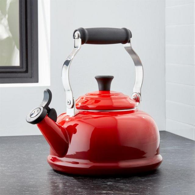 Le Creuset ® Classic Cerise Red Kettle