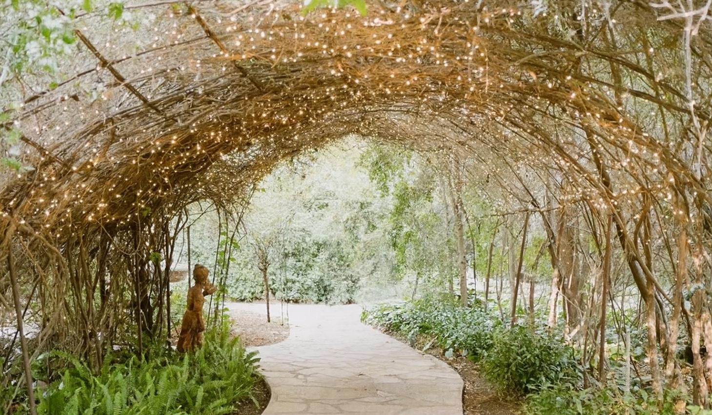 The Wedding Website of Alexandra lozowski and Liam Lambert