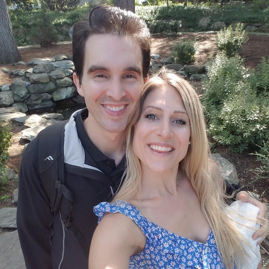 Taking a stroll in Arlington, MA
(๐Sunny day with my Hunny๐)