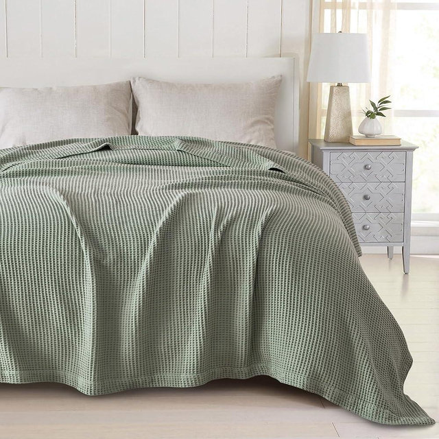 Great Bay Home 100% Cotton Waffle Weave Light Green Bed Blanket. Super Soft, All Season Textured Blanket. King Blanket for Bed or Couch (King, Eucalyptus)