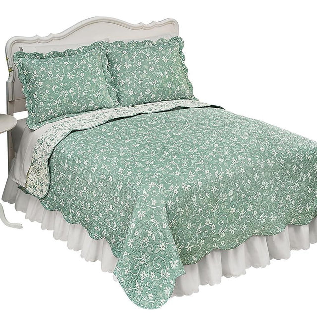 Collections Etc Reversible Floral Quilt with Scalloped Edges and Two-Tone Design, Sage, Full/Queen