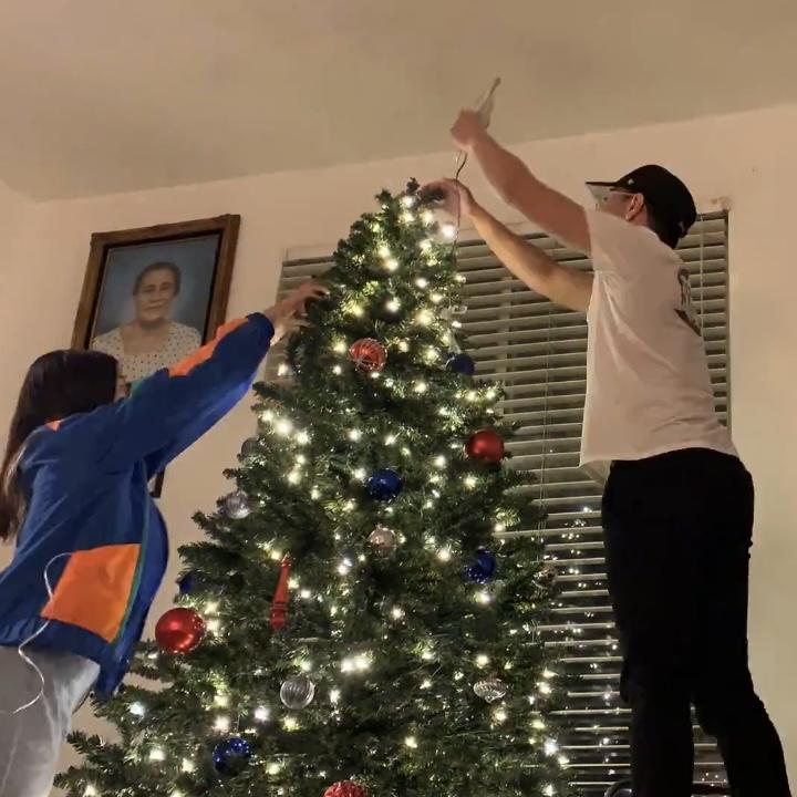 12.04.19, invited me to his house to decorate the Christmas tree