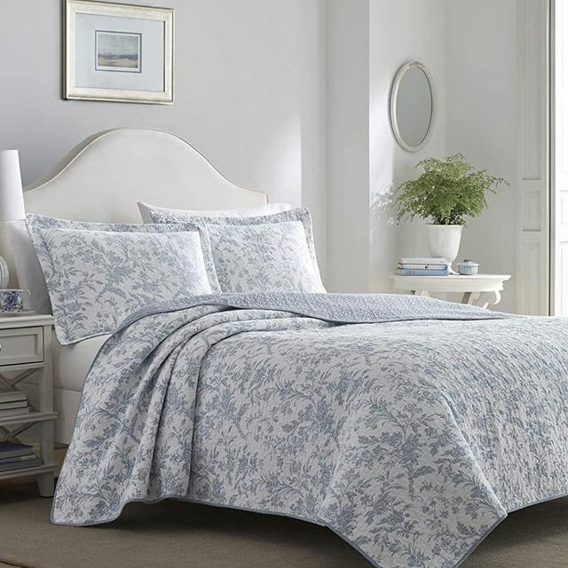 Laura Ashley Home Amberley Chic | Luxury Premium Ultra Soft Quilt Coverlet, Comfortable 3 Piece Bedding Set, All Season Stylish Bedspread, King, Spa Blue