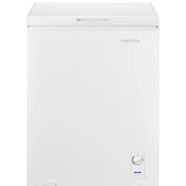 Insignia™ - 5 Cu. Ft. Garage-Ready Chest Freezer - White