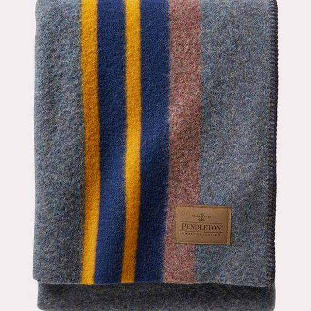 PENDLETON YAKIMA CAMP THROW