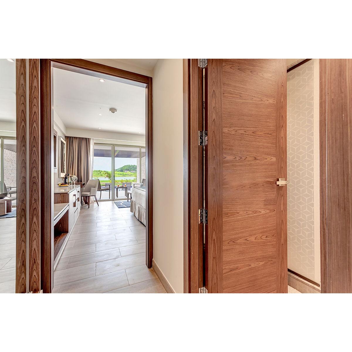 Luxury Jr Swim Out Suite