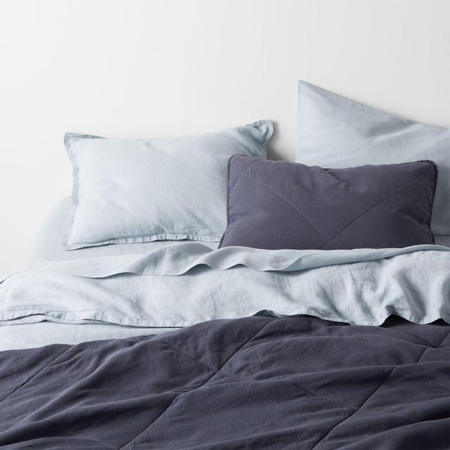 European Flax ®-Certified Linen Sultry Navy Full/Queen Quilt