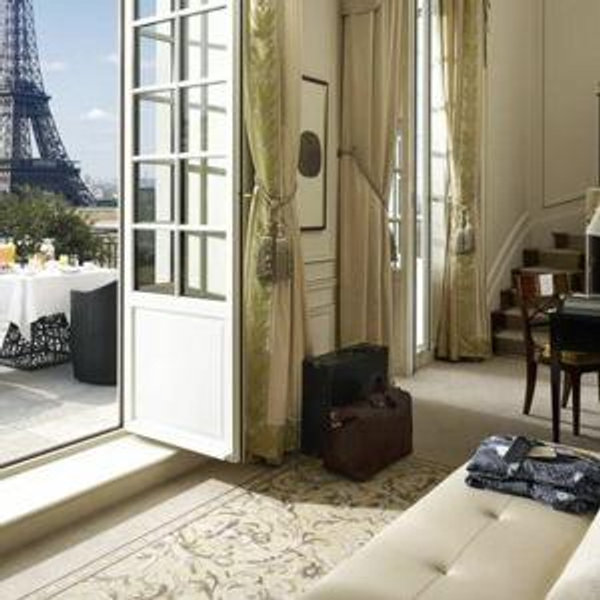 Hotels & Airbnbs