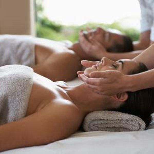 Couples Massage by the Sea