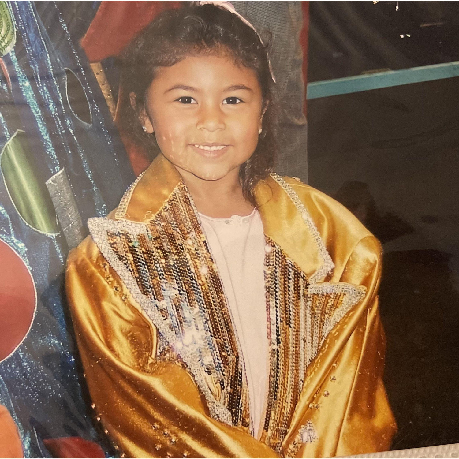 V in her circus era!