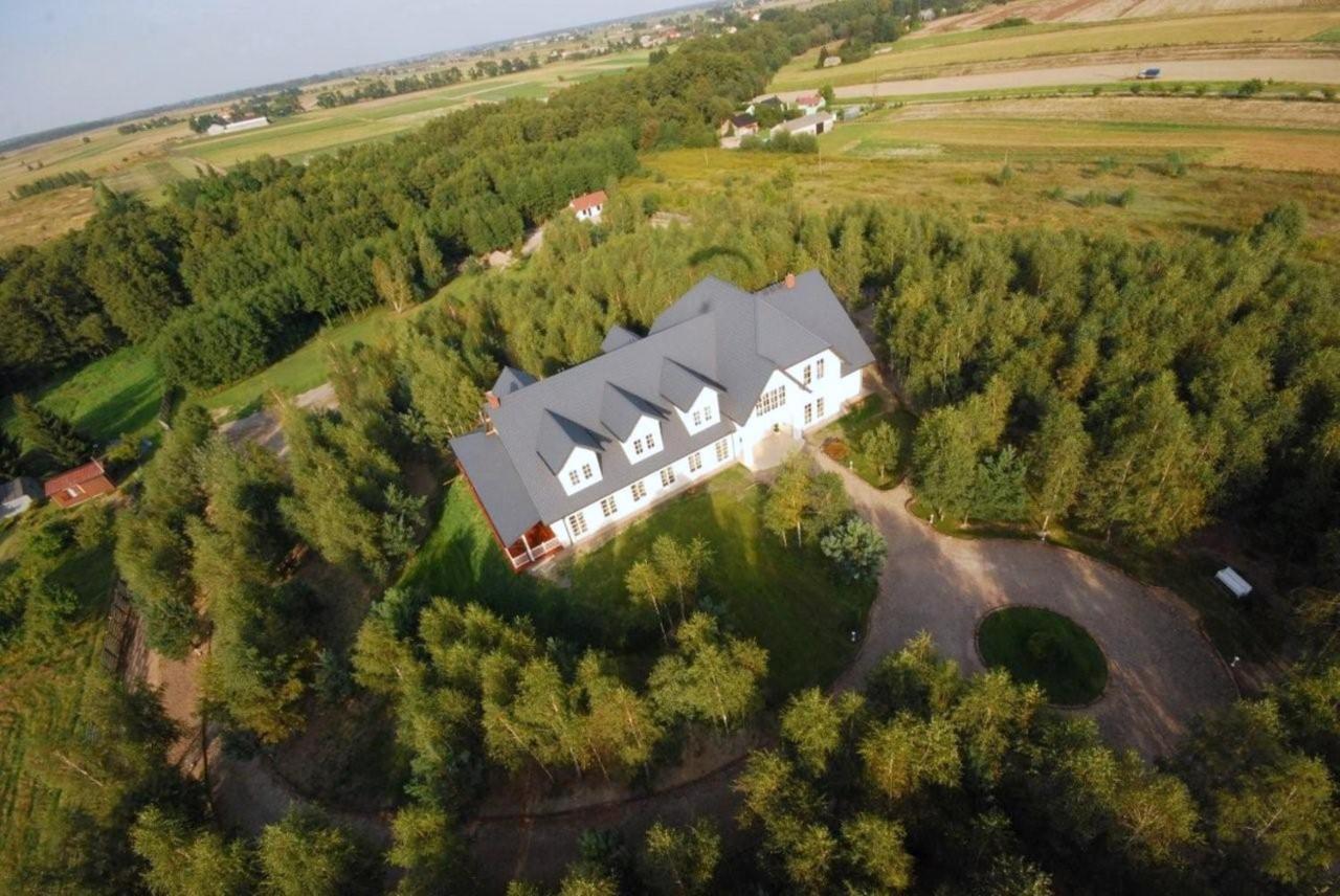 The Wedding Website of Louise PÉRON LÜHRS and MAREK WAŁACHOWSKI