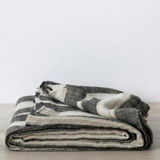 Mira Linen Bedcover