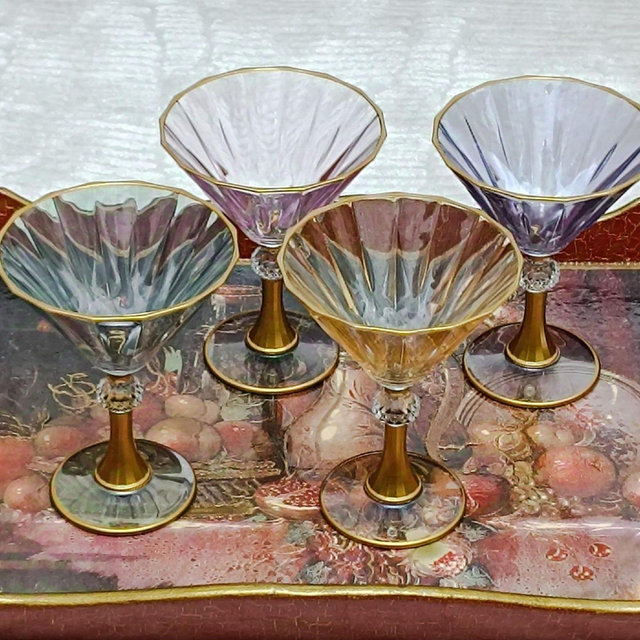 Luxury Art Deco Gold Rim Martini Coupe Glass Set | Vintage Style Cocktail Glassware | Christmas Wedding Bridesmaid Gift