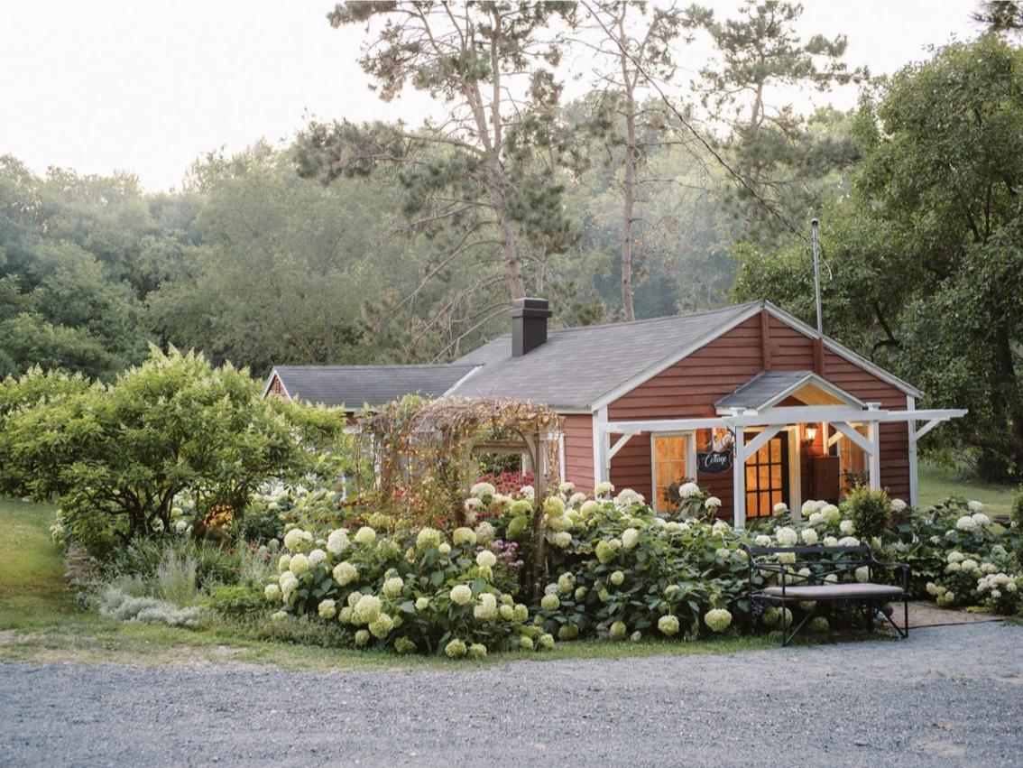 The Wedding Website of Courtney Truax and Robin Harkins