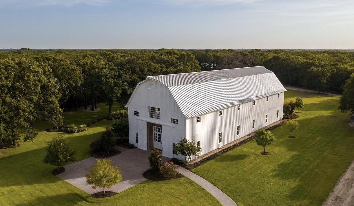 The Wedding Website of Lyndsi Thiessen and Justin Henderson